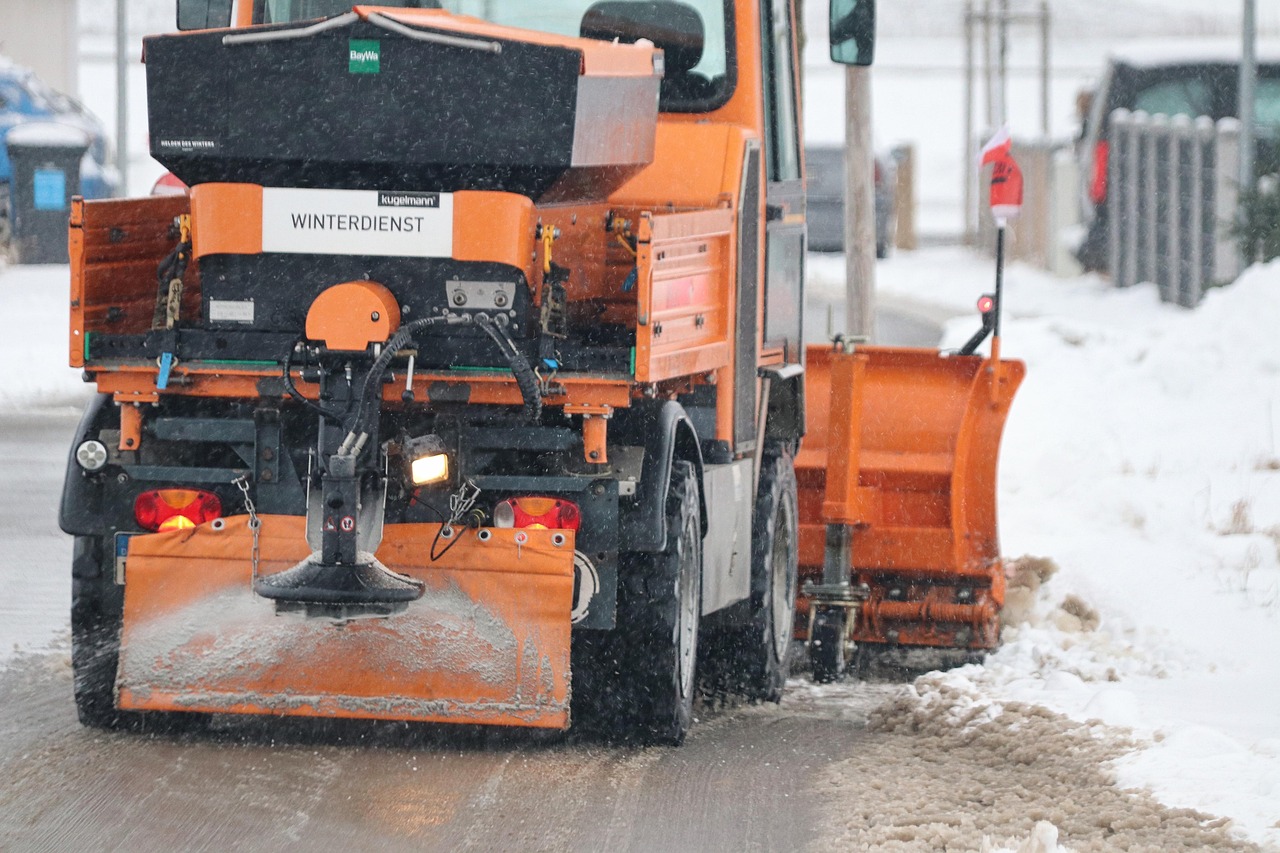 snow plough, snow, road, winter, tractor, winter service, nature, winter vehicle, clearing snow, snow plow, shoveling, snow shovel, cold, wintry, service